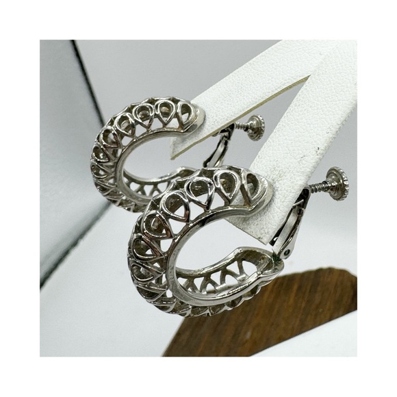 Vintage silver tone chunky hoop earrings with open cut outs  hinged clip on - Picture 7 of 11